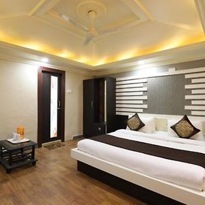 Hotel Loyal Residency